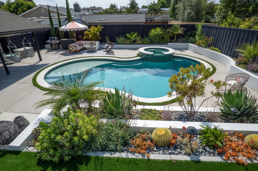Scenic gunite pool with spa in San Diego